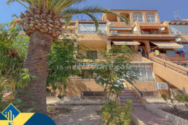 Bungalas su bendru baseinu, Alicante provincijoje, Torrevieja mieste. 1 kambarys | 33 m² | 900 metrų