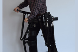 Modernus vertikalizatorius su vaikščiojimo funkcija WalkStander Sport