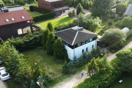 Namas Vilniaus r. sav., Vilkiškės (Bezdonių sen.), Pirmoji g.