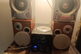 GERAS SCOTT, CENTRAS, DVD, CD, USB,AUX,FM,SD, BLUETOOTH, 4 KOLONELES