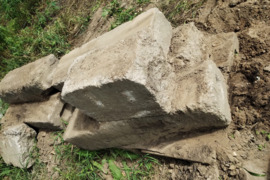 Nemokamai atiduodu naudotus kelio/vejos bortus