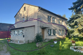 Parduodama namo dalis ,t.y visas pirmas aukštas