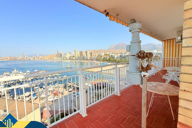Apartamentas su terasa, Alicante provincijoje, Benidorm mieste. 4 kambariai | 105 m² | 100 metrų iki