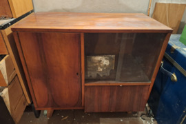 Parduoda spintele