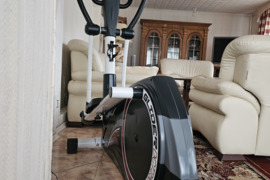 Mažai naudotas Flow Fitness elipsinis treniruoklis