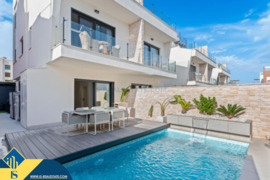 Vila su privačiu baseinu, Alicante provincijoje, Guardamar del Segura mieste. 5 kambariai | 171 m² |