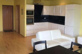 Butas Birutės gatvėje, Gandrališkėse su požemine aikštele automobiliui.