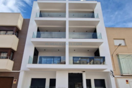 Statomi apartamentai, Alicante provincijoje, Guardamar del Segura mieste. 4 kambariai | 94 m² | 600 