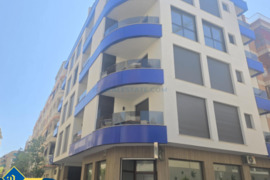 Apartamentas su bendru baseinu, Alicante provincijoje, Torrevieja mieste, Playa del Cura rajone. 3 k
