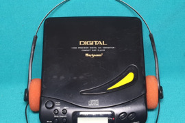 Magnum cdp702  CD grotuvai