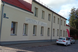 Siluteje senojo turgaus aiksteje netoli laivu uosto parduodamas vieno kambario butas antrame aukste