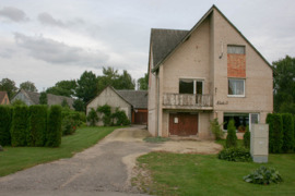 Parduodamas erdvus 173.60 kv. m ploto mūrinis namas su 21,76 a. žemės sklypu Ąžuolų g., Linkaičių k.