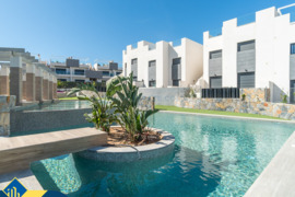 Statomas namas, Alicante provincijoje, Torrevieja mieste, Los Balcones rajone. 4 kambariai | 74-82 m