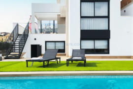 Statomi namai su baseinu, Alicante provincijoje, Algorfa mieste. 4 kambariai | 198 m² | 12 kilometra