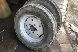 MTZ traktoriui ,ratlankis galinis ir priekiniam nevaromam tiltui padangos su ratlankiais...kameros 