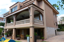 Vila su privačiu baseinu, Alicante provincijoje, Alicante mieste. 6 kambariai | 576 m² | 200 metrų i