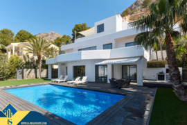 Vila su privačiu baseinu, Alicante provincijoje, Altea mieste. 6 kambariai | 510 m² | 800 metrų iki 