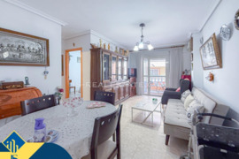Apartamentas su terasa, Alicante provincijoje, Torrevieja mieste. 3 kambariai | 66 m² | 850 metrų ik