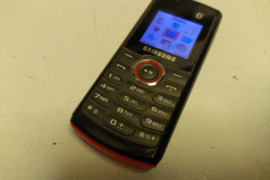 GERAS SAMSUNG,E-2121B, TELEFONAS ,KALBOS,SIM