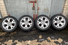 Parduodami R19 style 63 5x120 skirtingų pločių ratai su Triangle Sportex vasarinėmis padangomis.