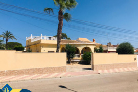 Renovuota vila su privačiu baseinu, Alicante provincijoje, Torrevieja mieste, El Chaparral rajone. 4