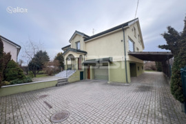 Namas Šiauliai, Šiauliai, J. Basanavičiaus g.