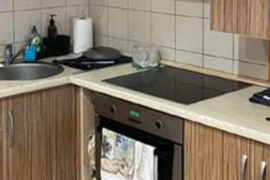 Stalviršis su išpjovom kaitlentei kriauklei