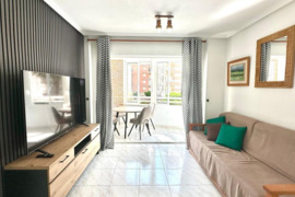 Pilnai atnaujinti apartamentai su bendruomeniniu baseinu