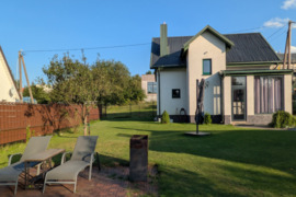 Jaukiai įrengtas namas Pakalniškėse, Nemėžio sen., Vilniaus r.
