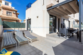 Vila su privačiu baseinu, Alicante provincijoje, Torrevieja mieste, Playa de Los Locos rajone. 6 kam