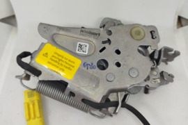 BMW F40, F44, G20, G21, G22, G23 Kapoto Užraktas, OE: 7468350, 7468349