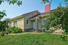 Namas su erdviu žemės sklypu Avižieniuose, Vilniaus r. sav.