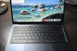 Apple MacBook Air M2 13.6