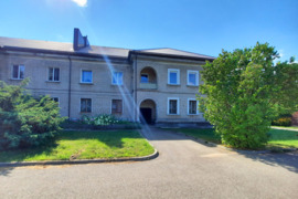 PARDUODAMAS RAMIOJE VIETOJE 3-JŲ IZOLIUOTŲ KAMBARIŲ BUTAS VALČIŪNŲ K.