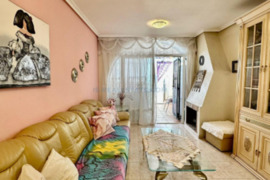 Namas su bendru baseinu, Alicante provincijoje, Torrevieja mieste, Playa de Los Locos rajone. 3 kamb