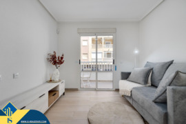 Renovuotas apartamentas su bendru baseinu, Alicante provincijoje, Torrevieja mieste. 2 kambariai | 5