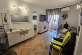 Renovuotas apartamentas su bendru baseinu, Alicante provincijoje, Torrevieja mieste. 3 kambariai | 6