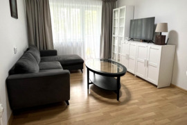 Klaipėdoje, renovuotame name 3-jų kambarių suremontuotas butas, Kauno gatvėje, šalai Akropolio.