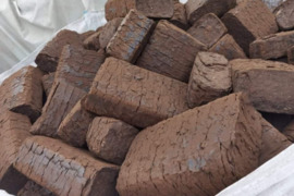 Ąžuolo uosio,beržo,mišrių pjuvenų briketai-179eur