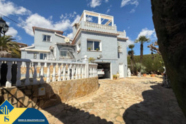 Vila su privačiu baseinu, Alicante provincijoje, Calpe mieste. 4 kambariai | 173 m² | 2 kilometrai i