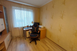 Parduodamas  4 su holu  butas Bandužiu g