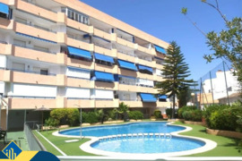 Studija su bendru baseinu, Alicante provincijoje, Torrevieja mieste, Playa del Acequión rajone. 1 ka