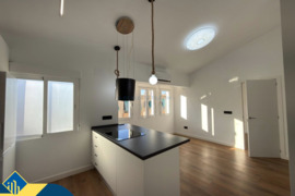 Renovuotas penthouse apartamentas su balkonu, Alicante provincijoje, Alicante mieste. 3 kambariai | 