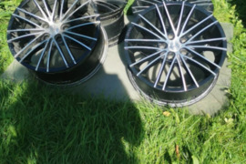 Centrinė skile 57.1 tarpai tarp skiliu 5x112 Isnesimas 45mm