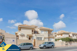 Namas su bendru baseinu, Alicante provincijoje, Orihuela Costa mieste. 4 kambariai | 195 m² | 1 kilo