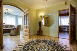 Išnuomojama namo dalis, (1-as aukštas) su atskiru įėjimu Dragūnuose, šalia prekybos centro LIDL