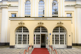 Raudono kilimo nuoma