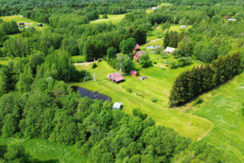 Vaizdingoje vietoje, netoli Ilgio ežero, Katlerių k., Tėviškės g., Utenos r., parduodama pirtis su 5