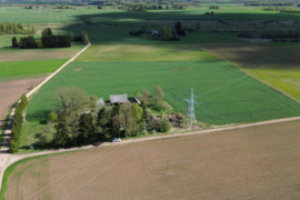 Kupiškio rajone, Skapiškio sen., Slabados k., parduodamas rąstinis gyvenamasis namas kartu su 2.9000