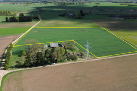 Kupiškio rajone, Skapiškio sen., Slabados k., parduodama apie 2.2000 ha žemės sklypas. 